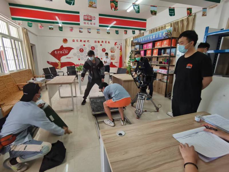 追星女孩心理学分析报告：万秀区广告片拍摄公司揭秘饭圈应援式传播逻辑